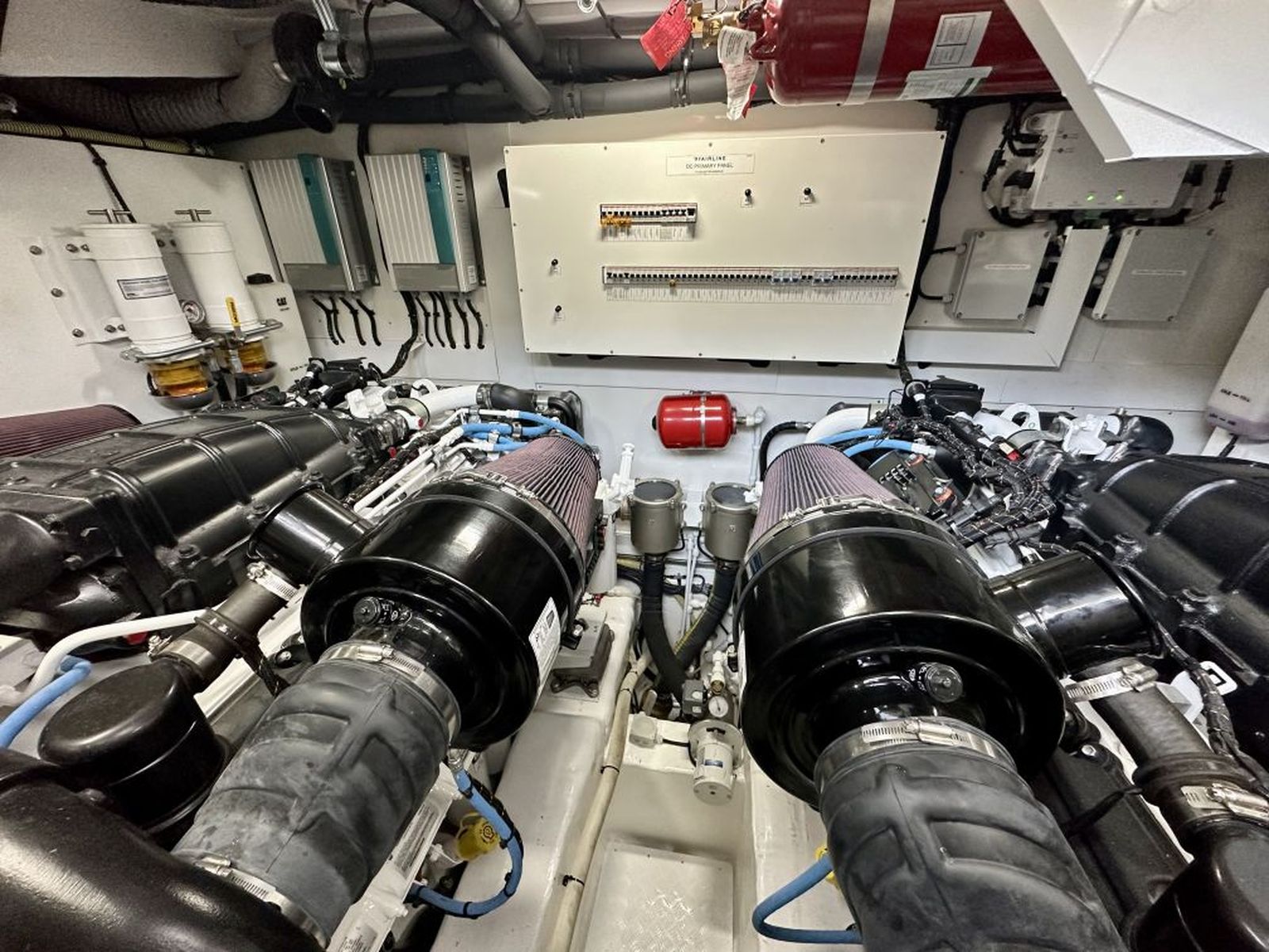 Fairline Phantom 65 (023) | Интерьер 24