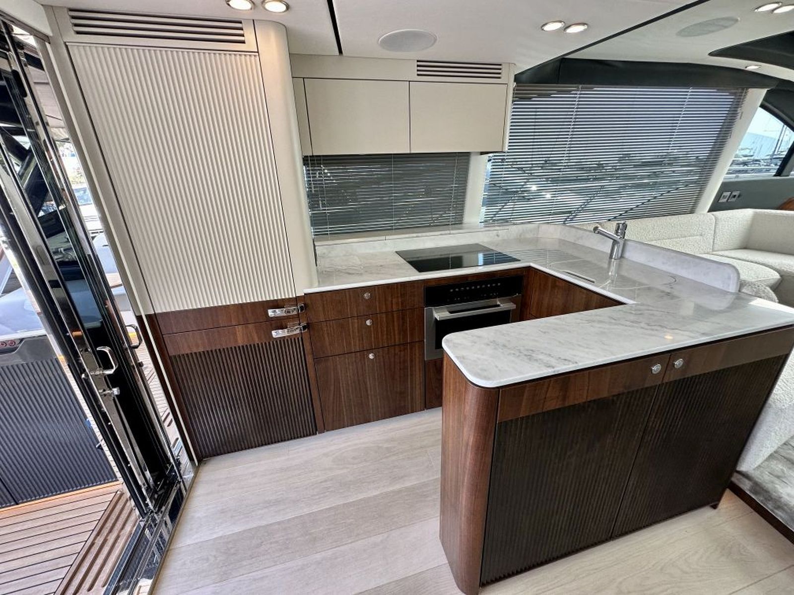 Fairline Phantom 65 (023) | Интерьер 3