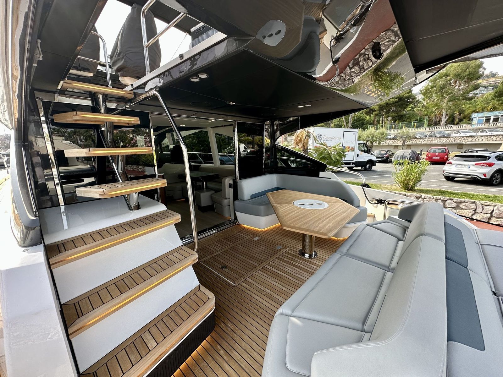 Fairline Phantom 65 (023) | Экстерьер 3