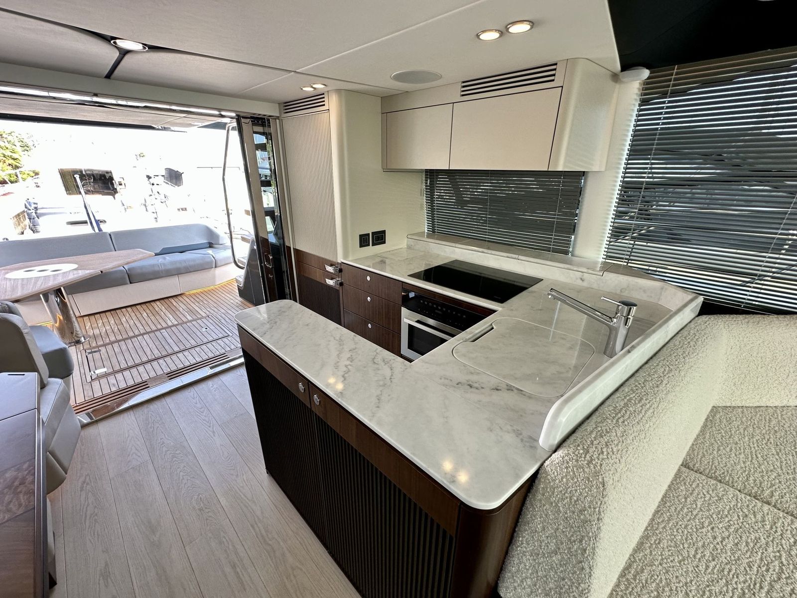 Fairline Phantom 65 (023) | Интерьер 4