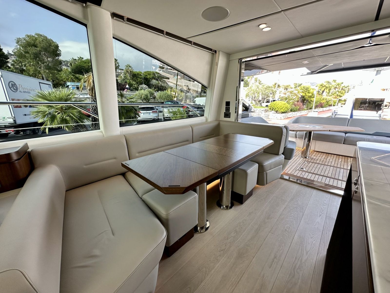 Fairline Phantom 65 (023) | Интерьер 5