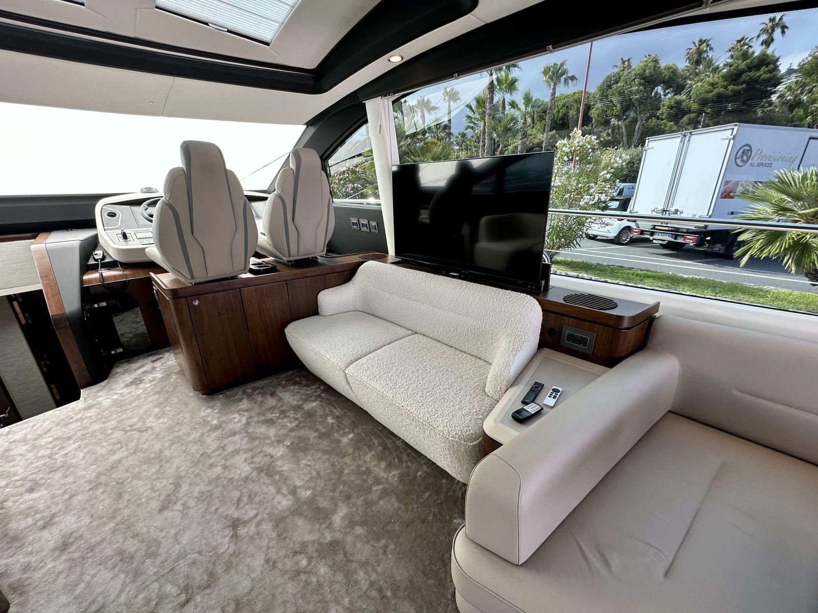 Fairline Phantom 65 (023) | Интерьер 7