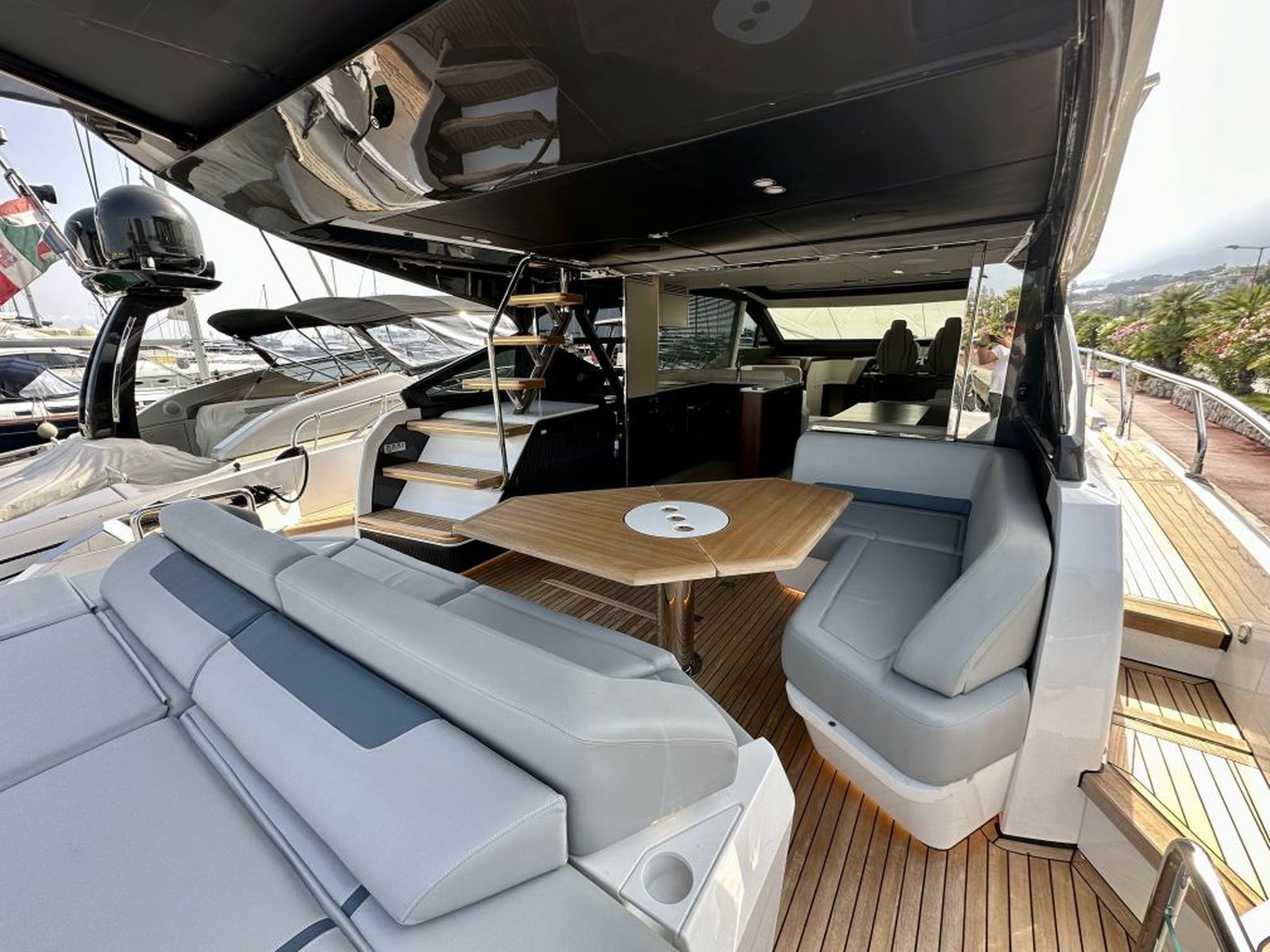 Fairline Phantom 65 (023) | Экстерьер 7