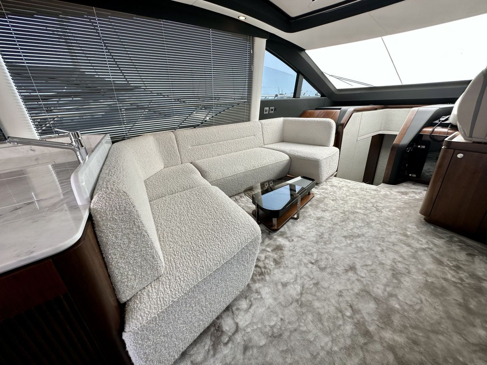 Fairline Phantom 65 (023) | Интерьер 8