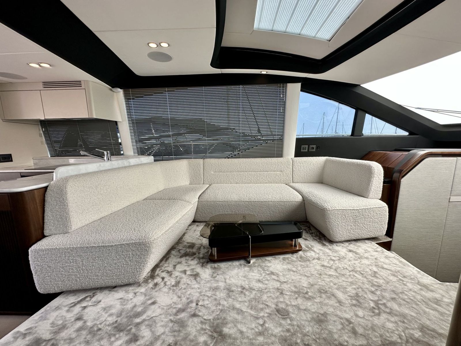 Fairline Phantom 65 (023) | Интерьер 9