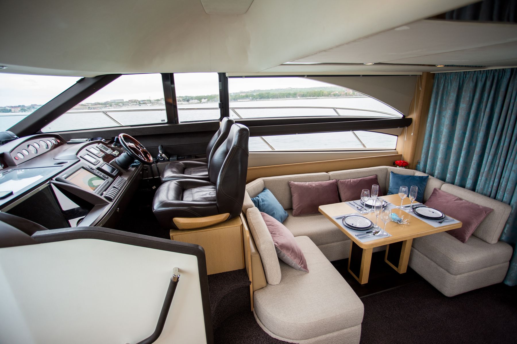 Princess 42 (012) | Интерьер 3