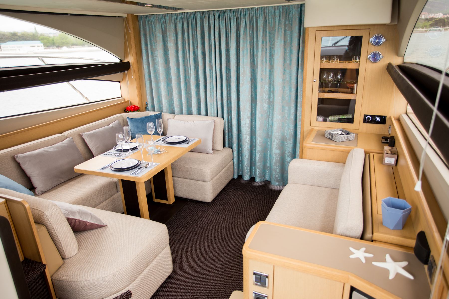 Princess 42 (012) | Интерьер 1