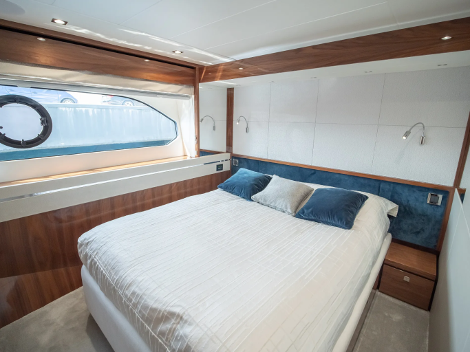 Sunseeker 76 Yacht | Интерьер 19
