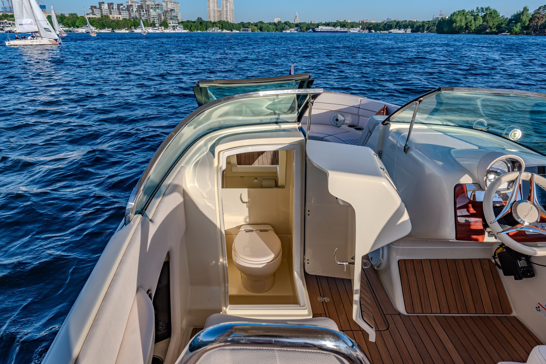 Chris-Craft Launch 28 GT | Интерьер 13