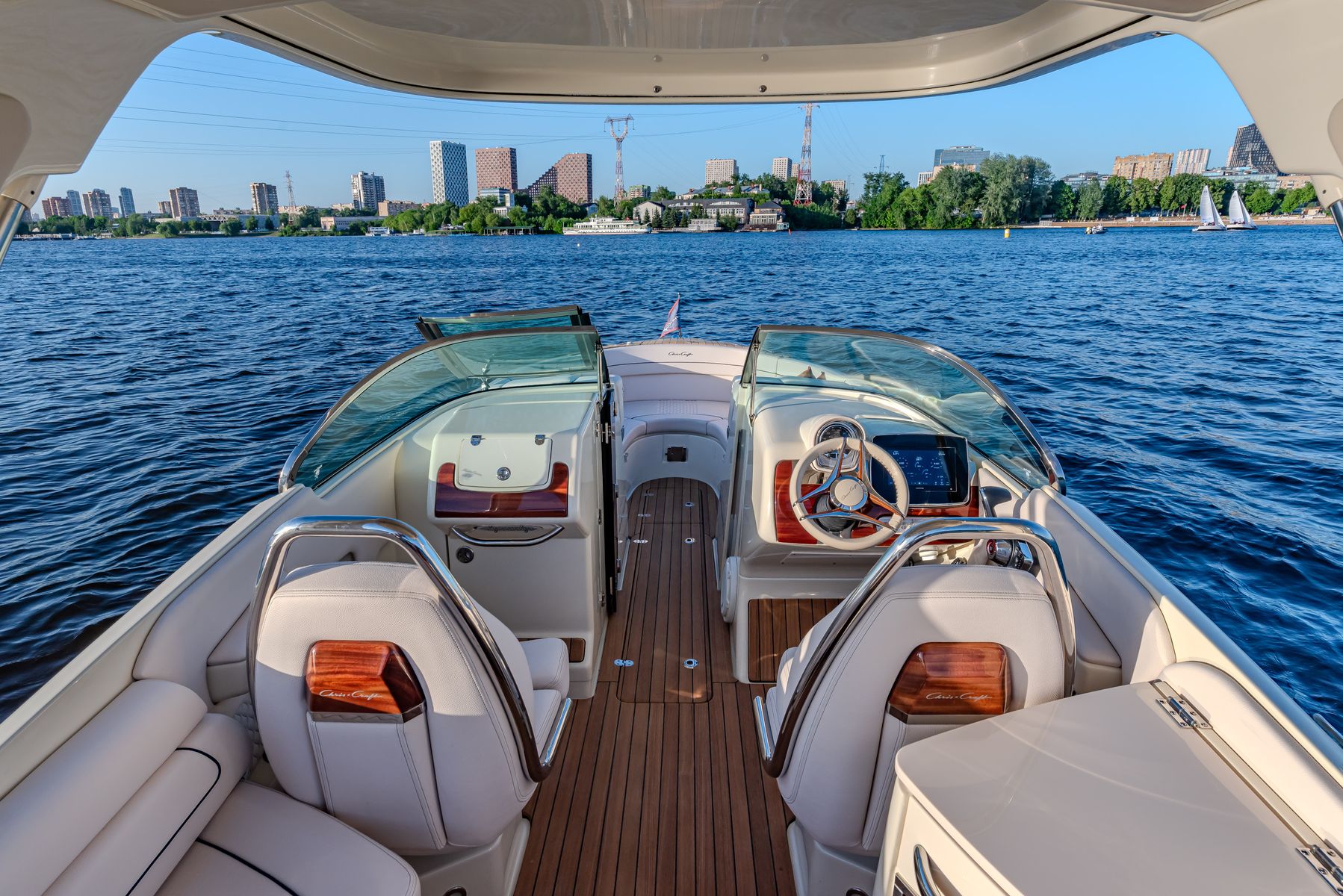Chris-Craft Launch 28 GT | Интерьер 1