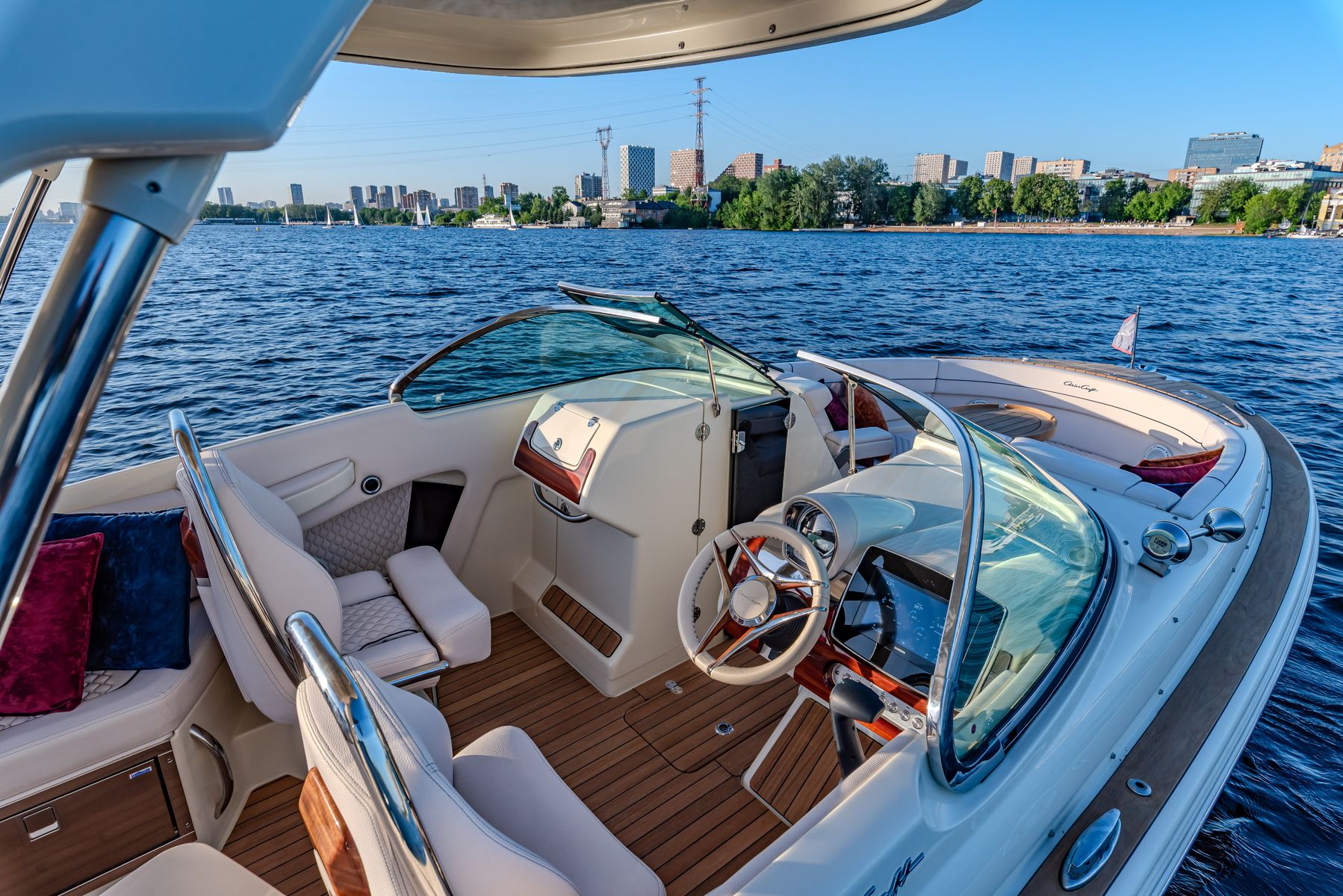 Chris-Craft Launch 28 GT | Интерьер 9