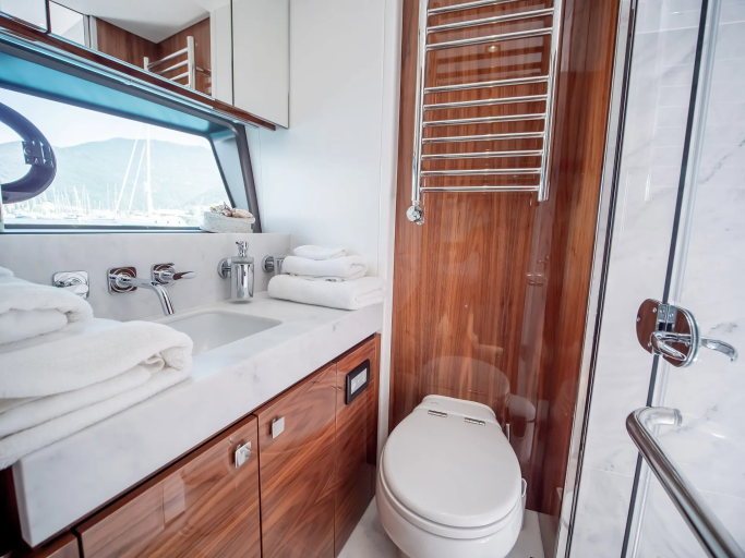Sunseeker 76 Yacht | Интерьер 17