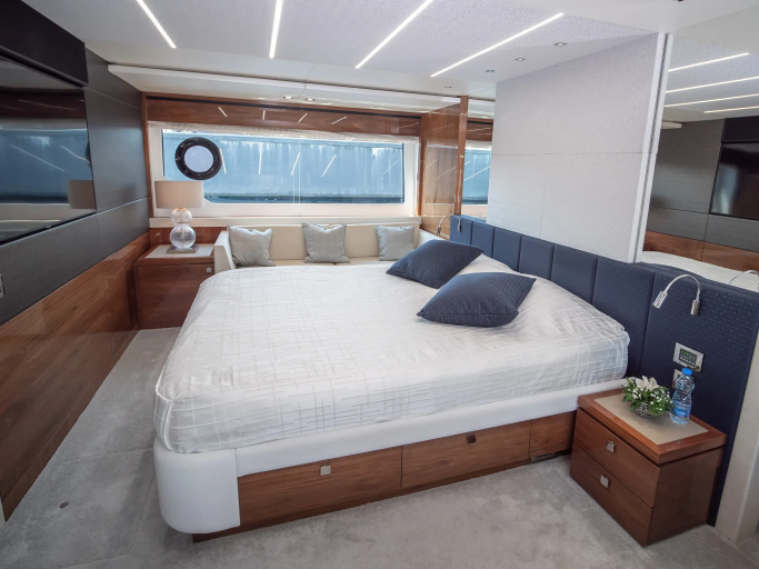 Sunseeker 76 Yacht | Интерьер 13