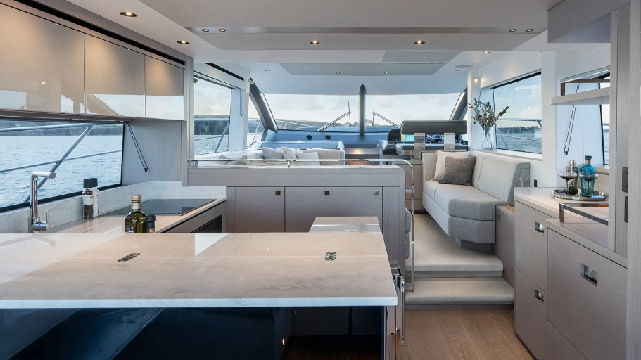 Sunseeker Manhattan 56 | Интерьер 1