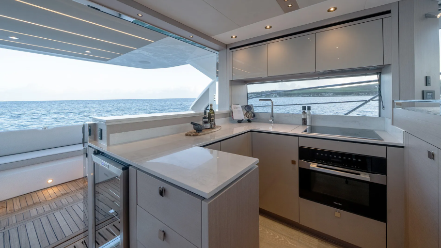 Sunseeker Manhattan 56 | Интерьер 2