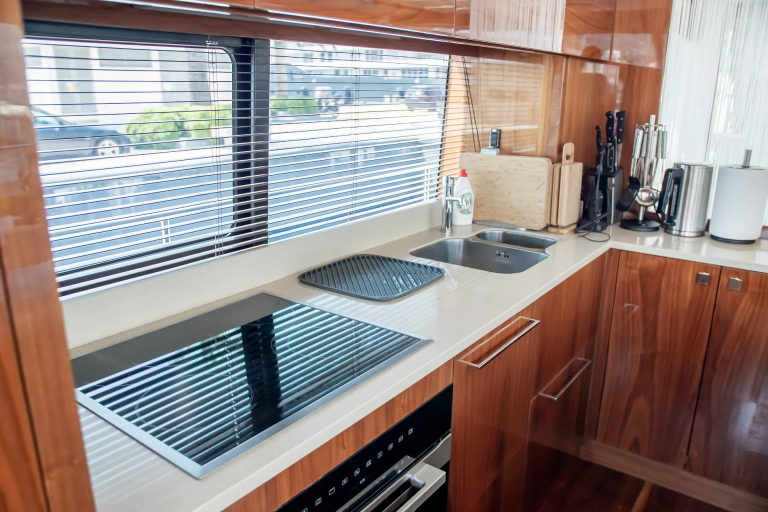 Sunseeker 76 Yacht | Интерьер 7