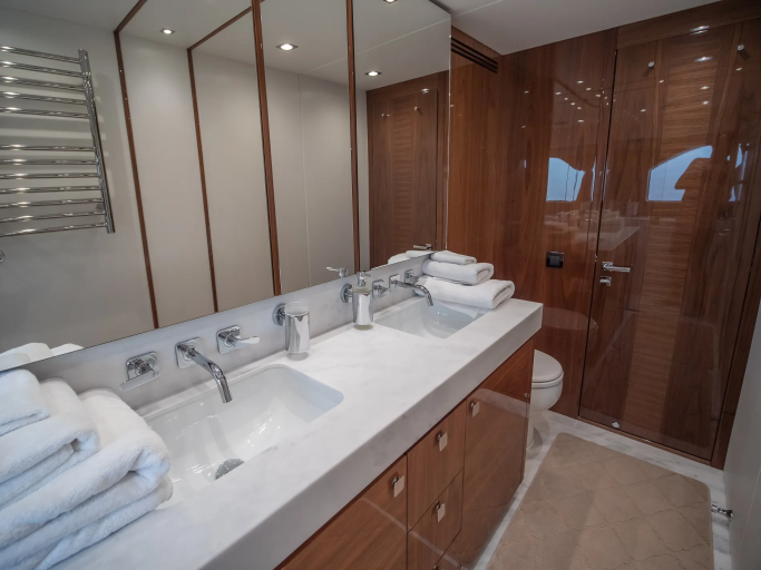 Sunseeker 76 Yacht | Интерьер 15