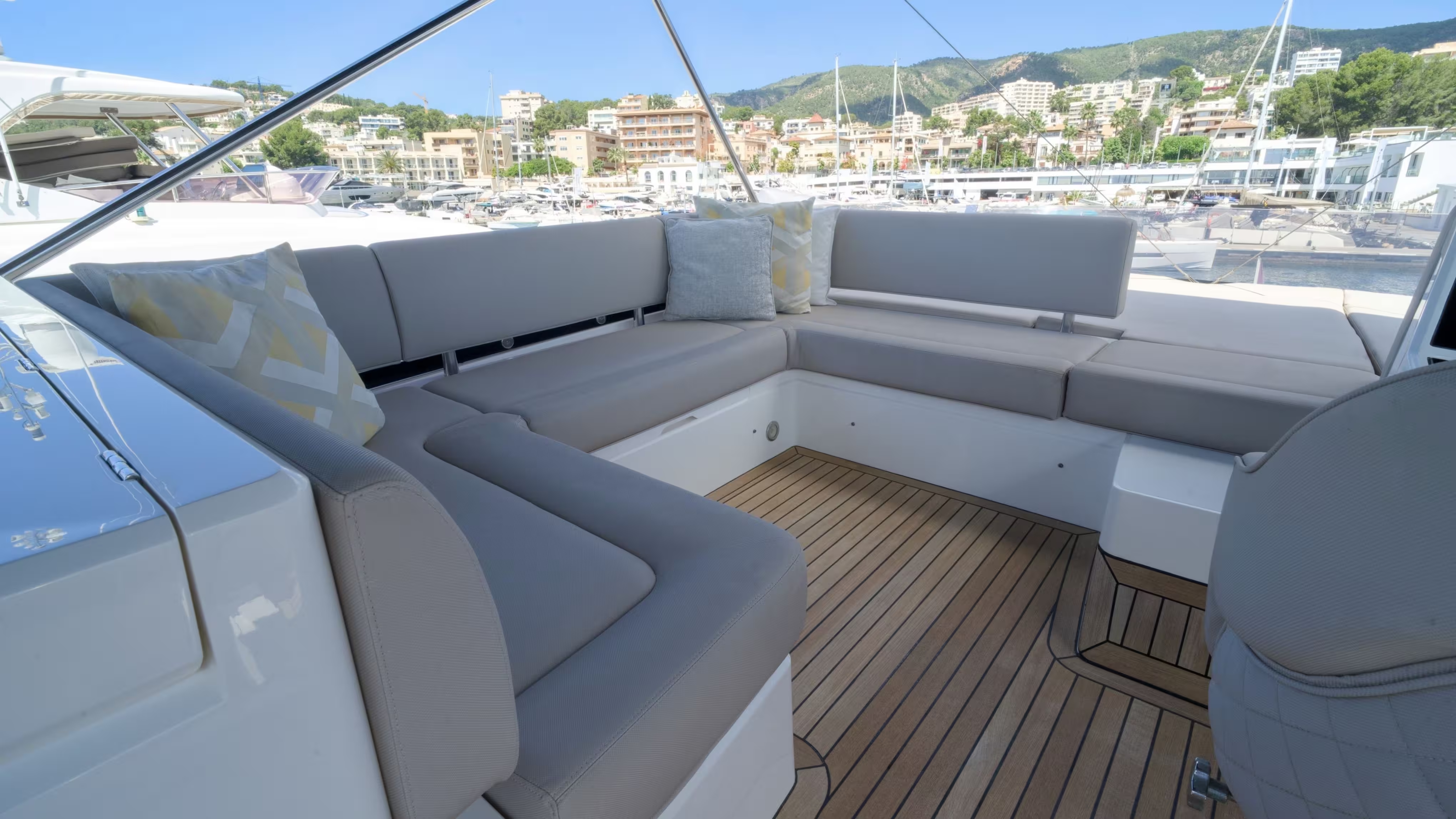 Sunseeker Manhattan 52 | Экстерьер 9