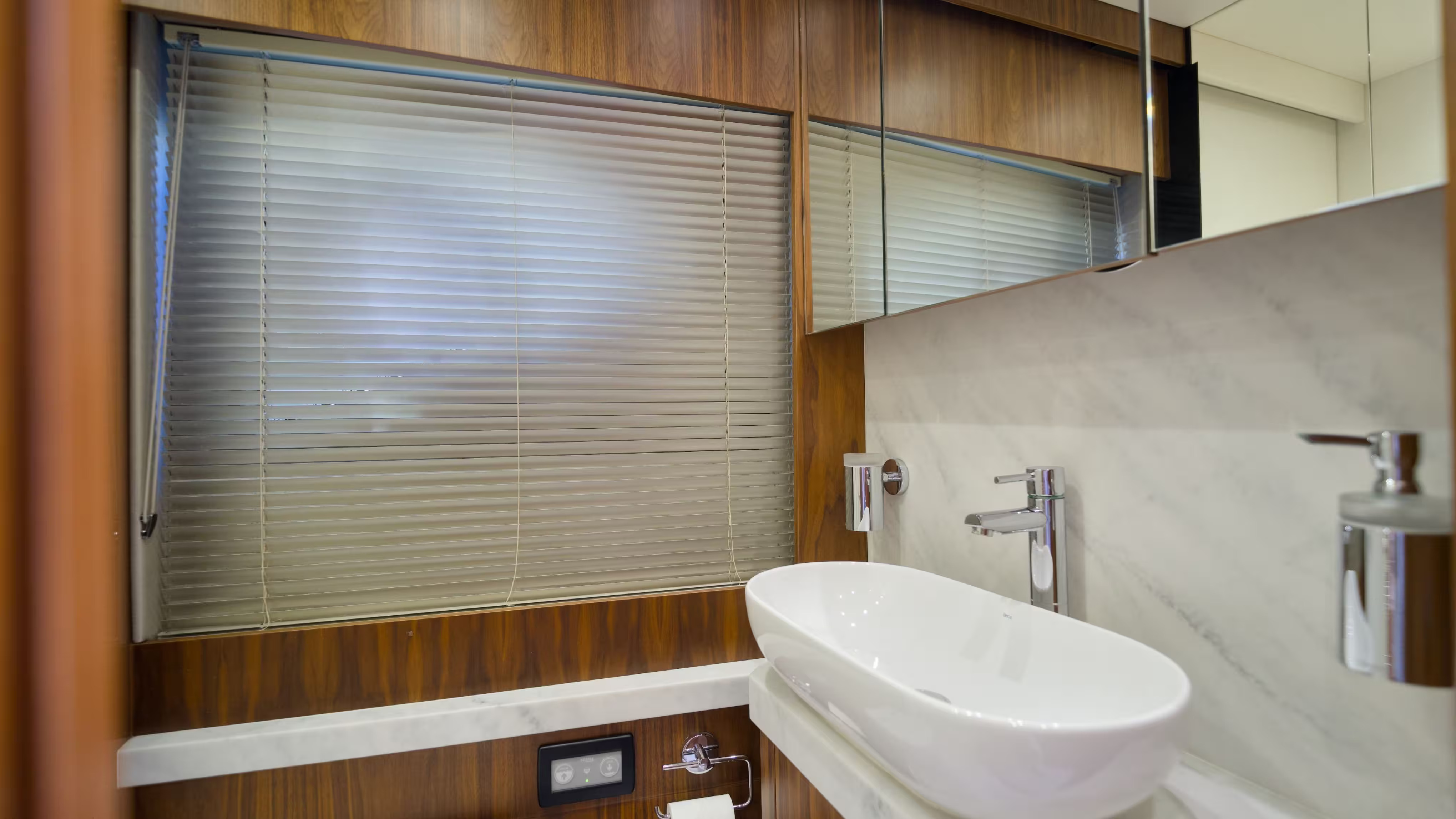 Sunseeker Manhattan 52 | Интерьер 10