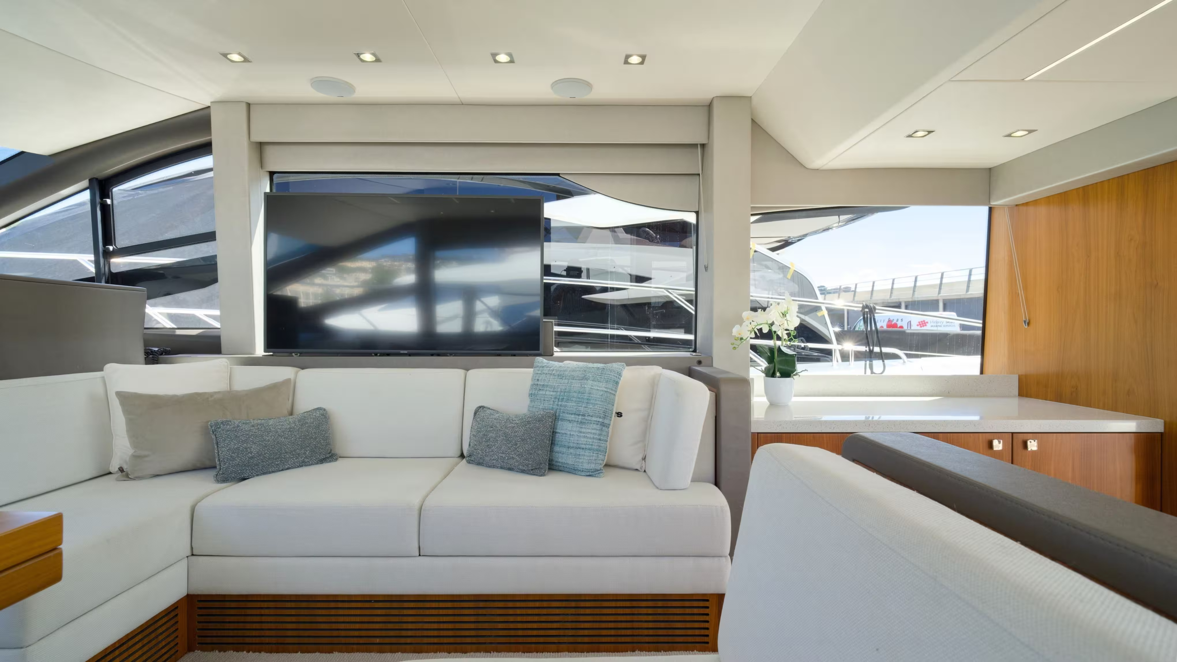 Sunseeker Manhattan 52 | Интерьер 3