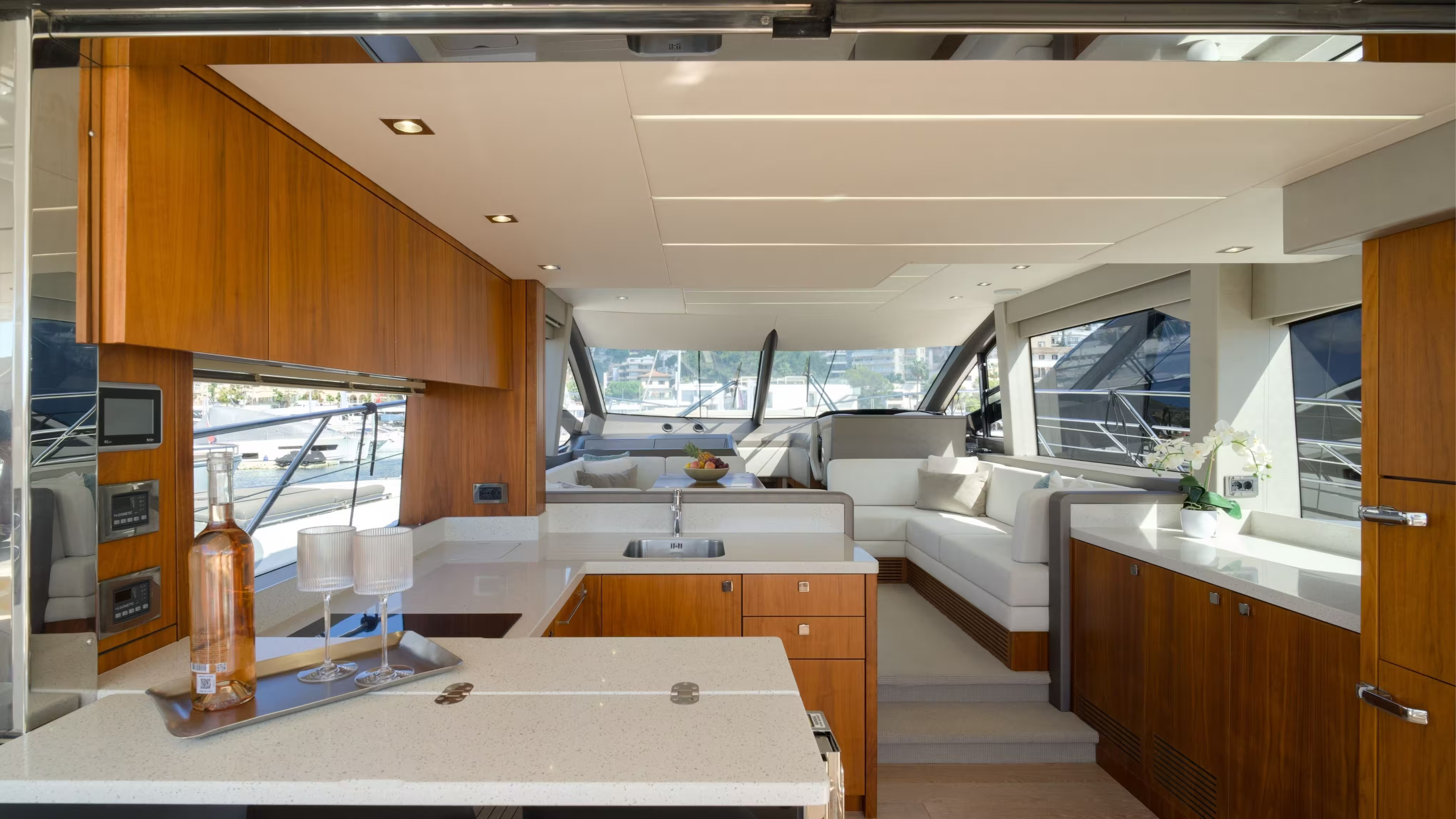 Sunseeker Manhattan 52 | Интерьер 1