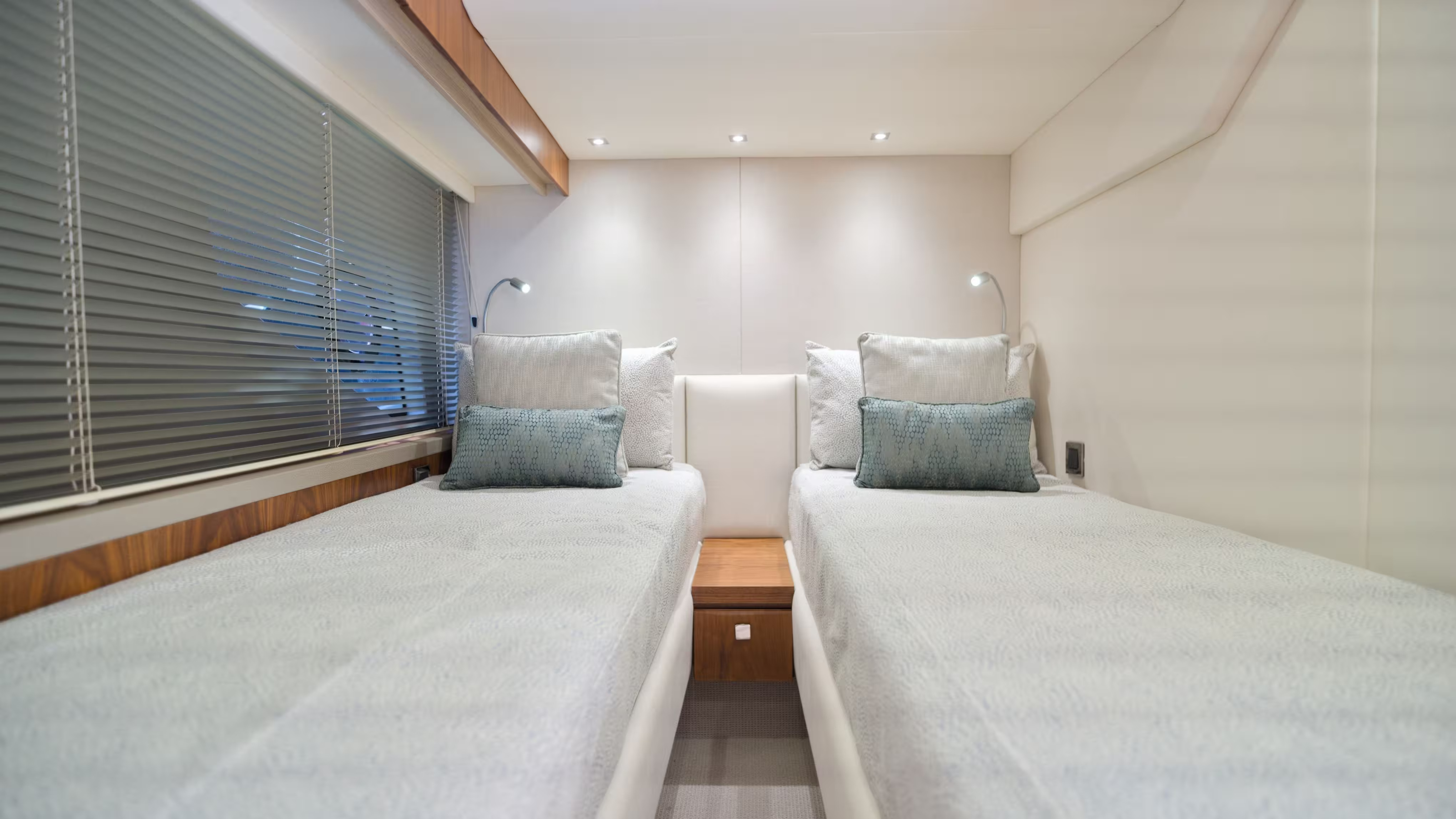 Sunseeker Manhattan 52 | Интерьер 9