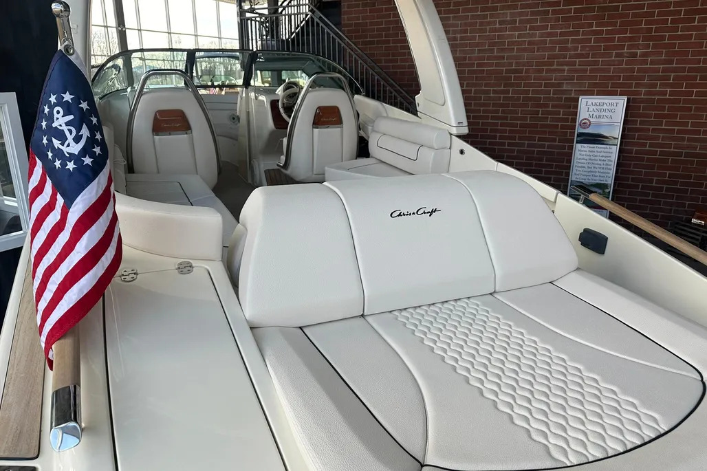 Chris-Craft Launch 28 GT | Интерьер 2