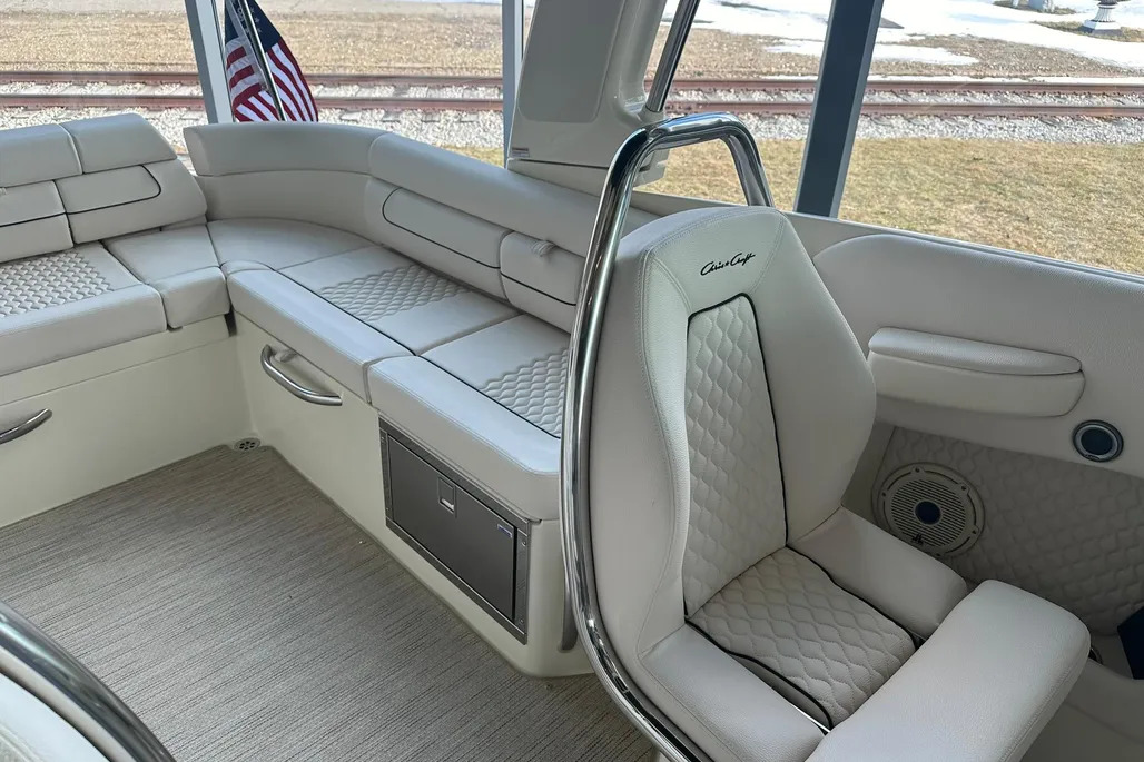 Chris-Craft Launch 28 GT | Интерьер 6