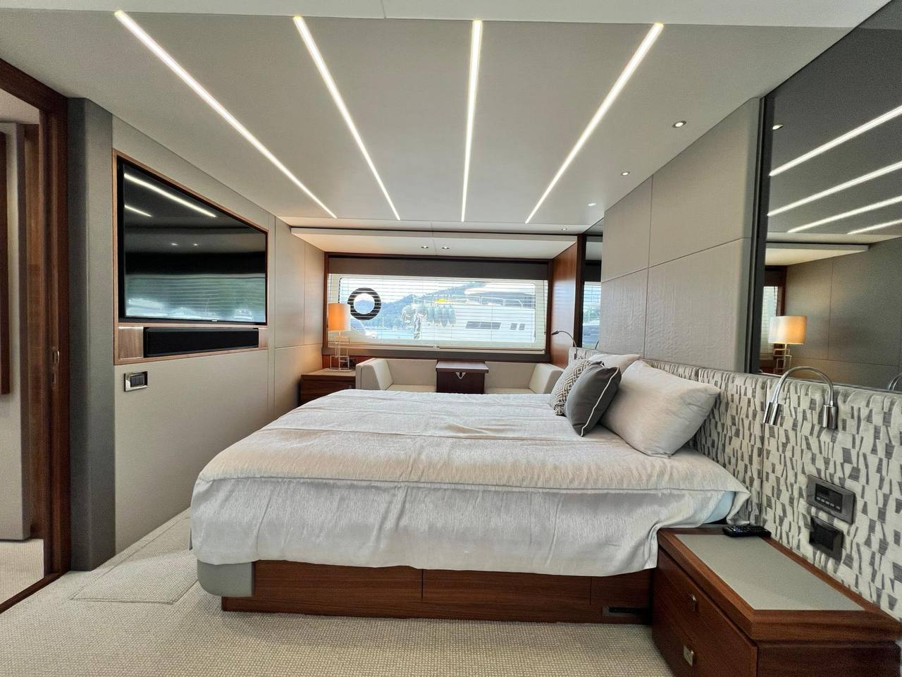 Sunseeker 76 Yacht | Интерьер 16