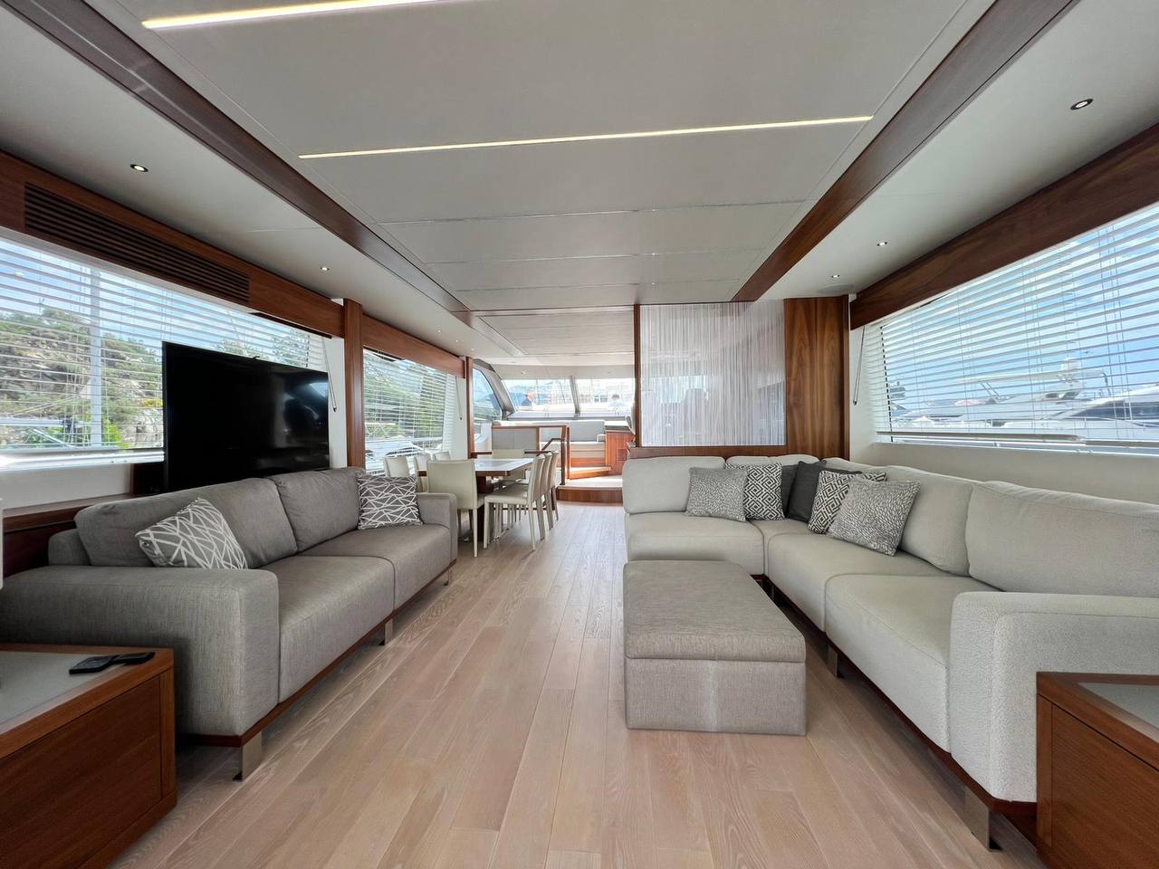 Sunseeker 76 Yacht | Интерьер 1