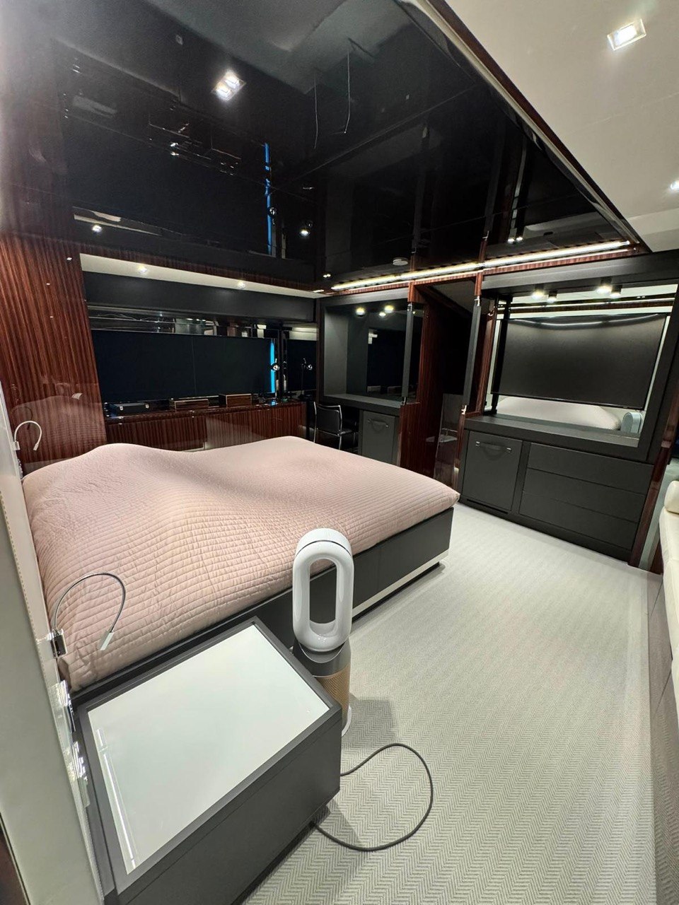 Riva 90 Argo | Интерьер 3