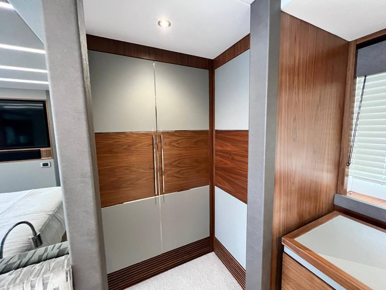 Sunseeker 76 Yacht | Интерьер 28