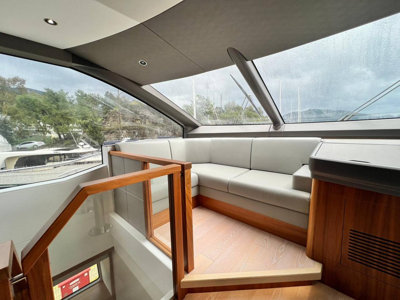 Sunseeker 76 Yacht | Интерьер 13