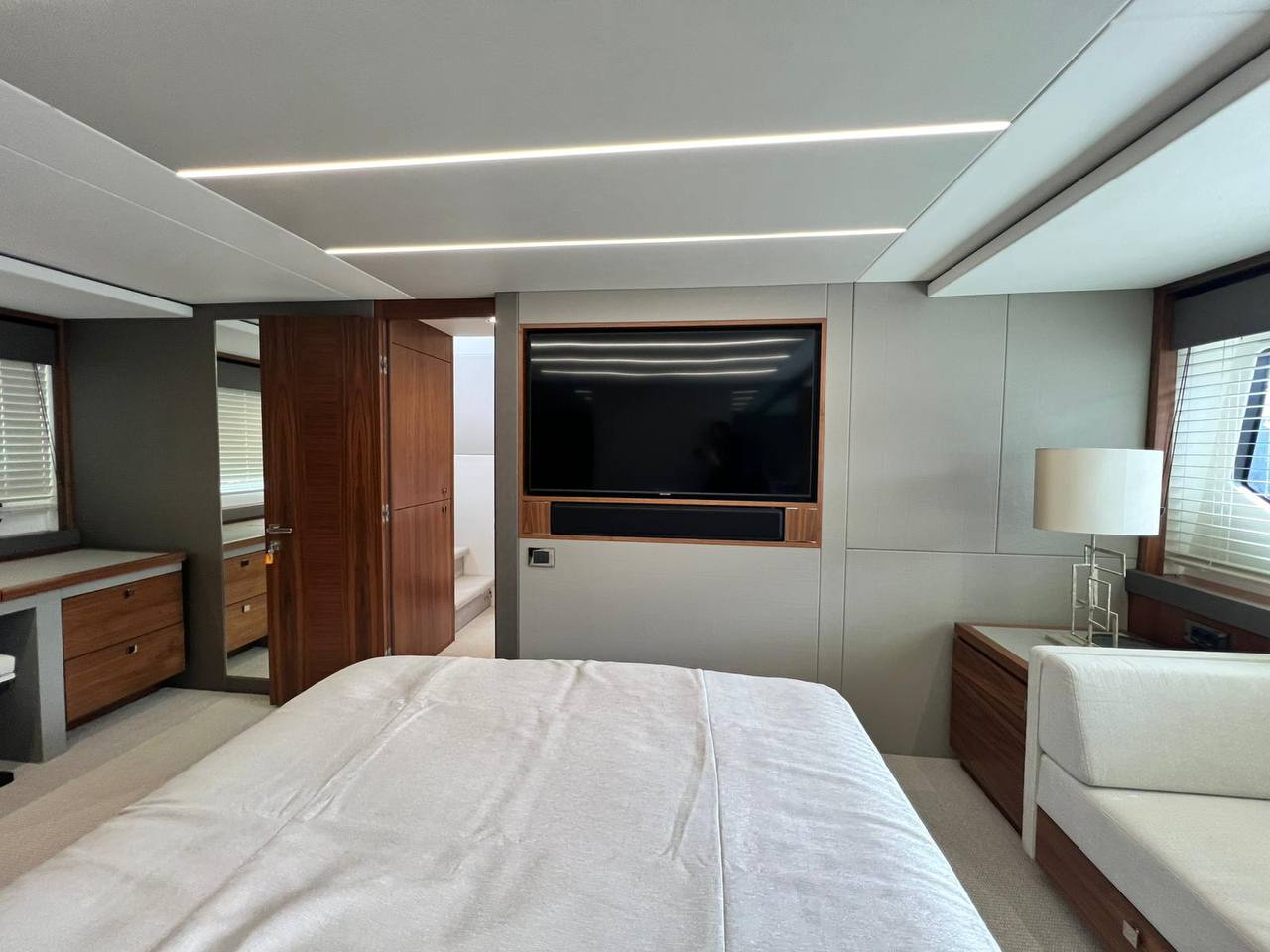 Sunseeker 76 Yacht | Интерьер 22