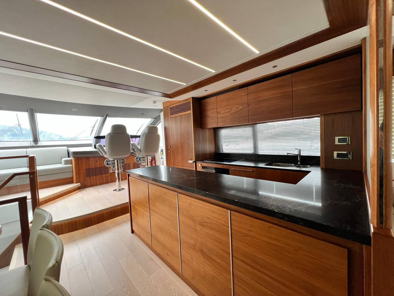 Sunseeker 76 Yacht | Интерьер 5