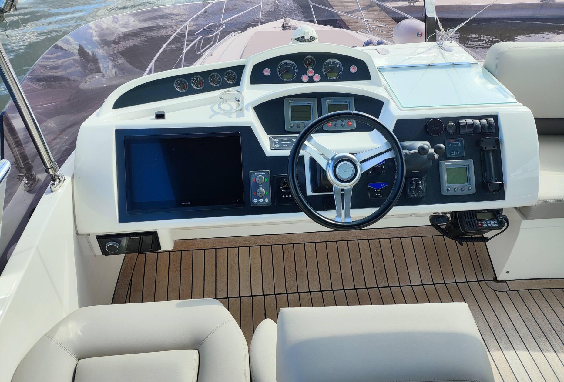 Princess 50 Flybridge | Экстерьер 11