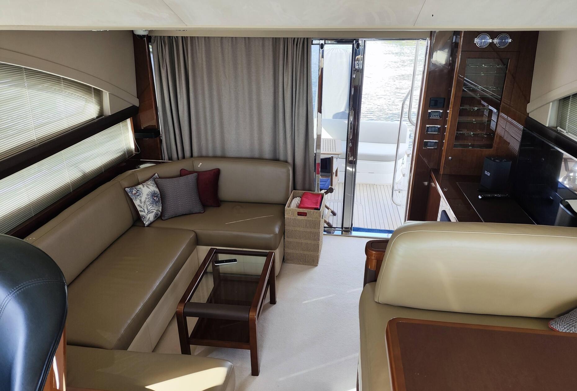 Princess 50 Flybridge | Интерьер 4