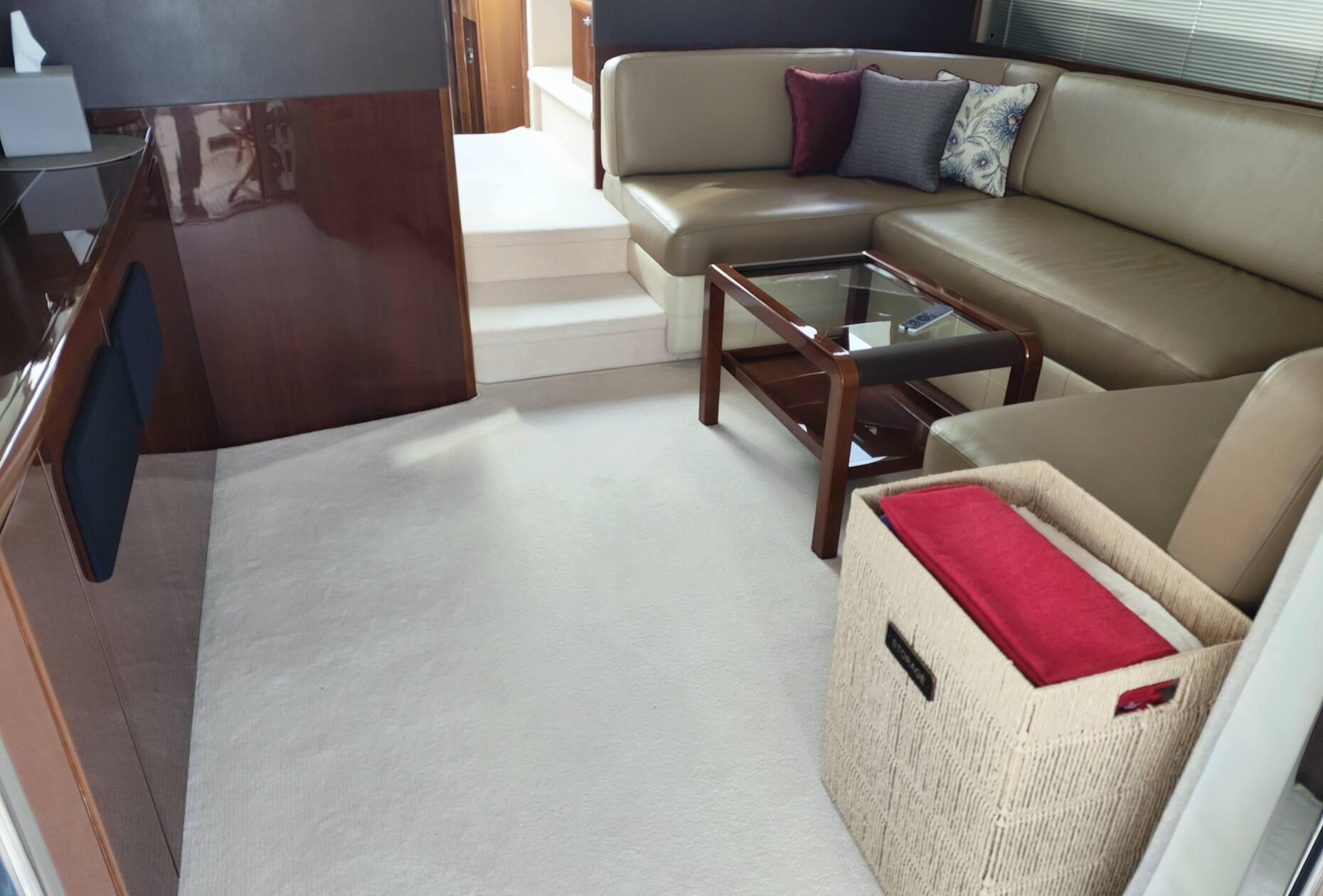 Princess 50 Flybridge | Интерьер 1