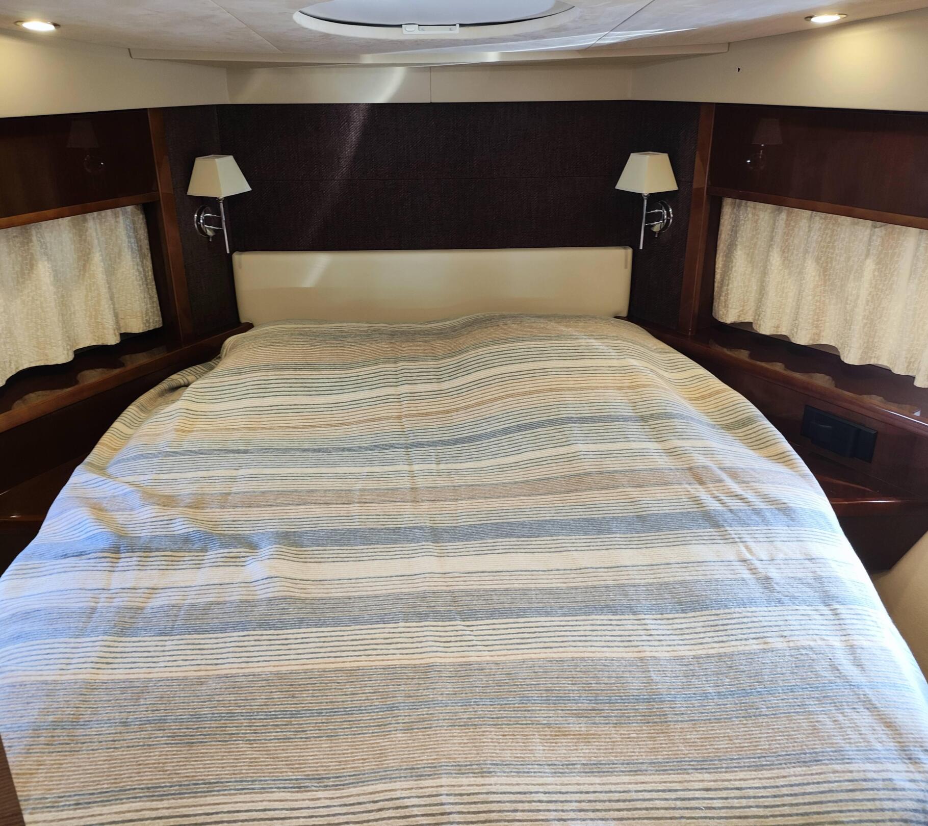 Princess 50 Flybridge | Интерьер 11