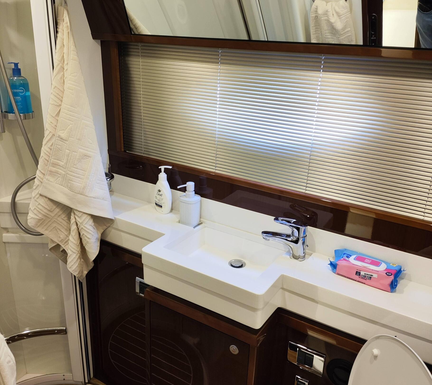 Princess 50 Flybridge | Интерьер 13