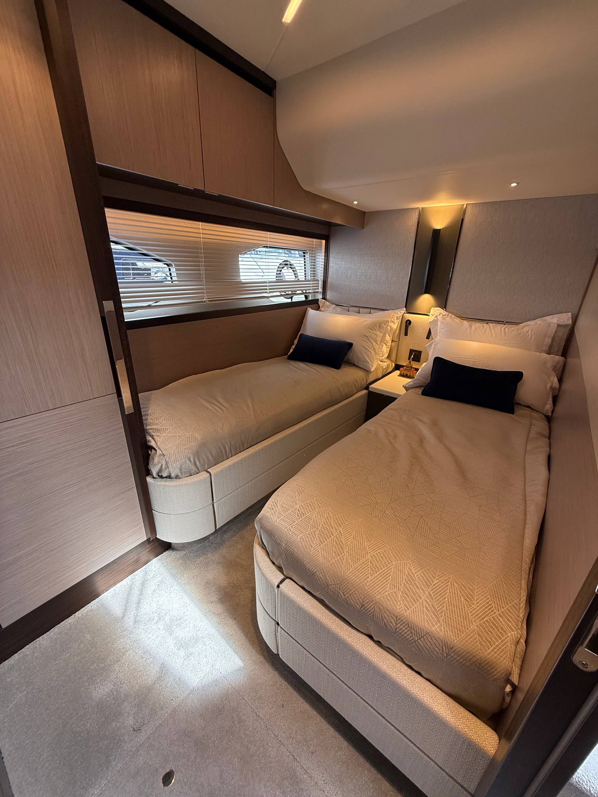 Sunseeker Manhattan 55 | Интерьер 16