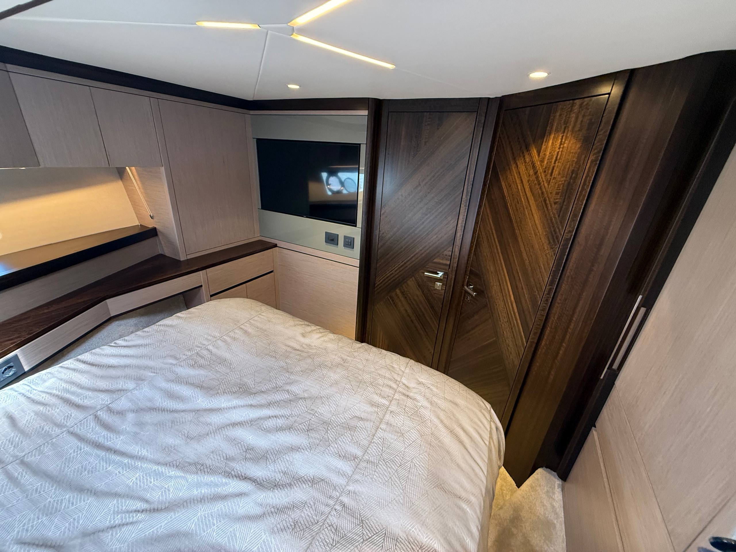 Sunseeker Manhattan 55 | Интерьер 15