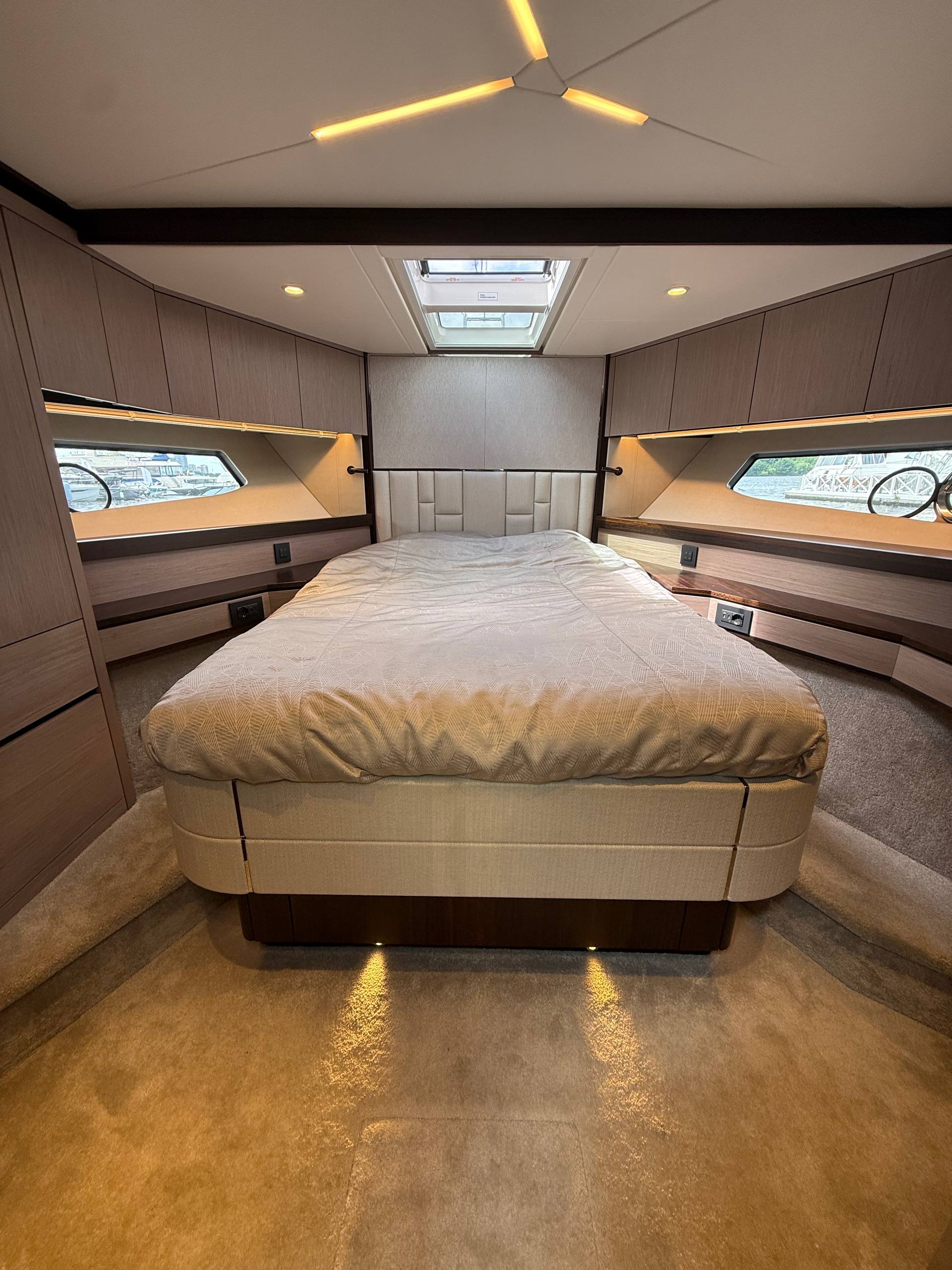 Sunseeker Manhattan 55 | Интерьер 13