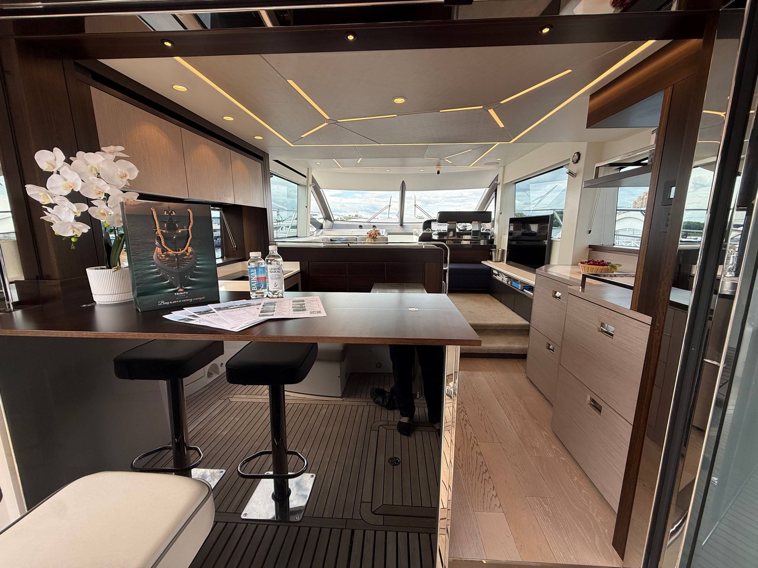 Sunseeker Manhattan 55 | Интерьер 1