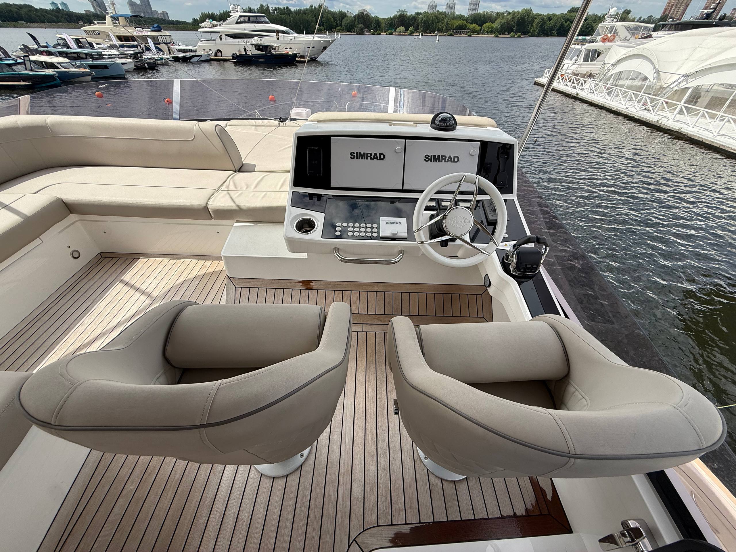 Sunseeker Manhattan 55 | Экстерьер 8
