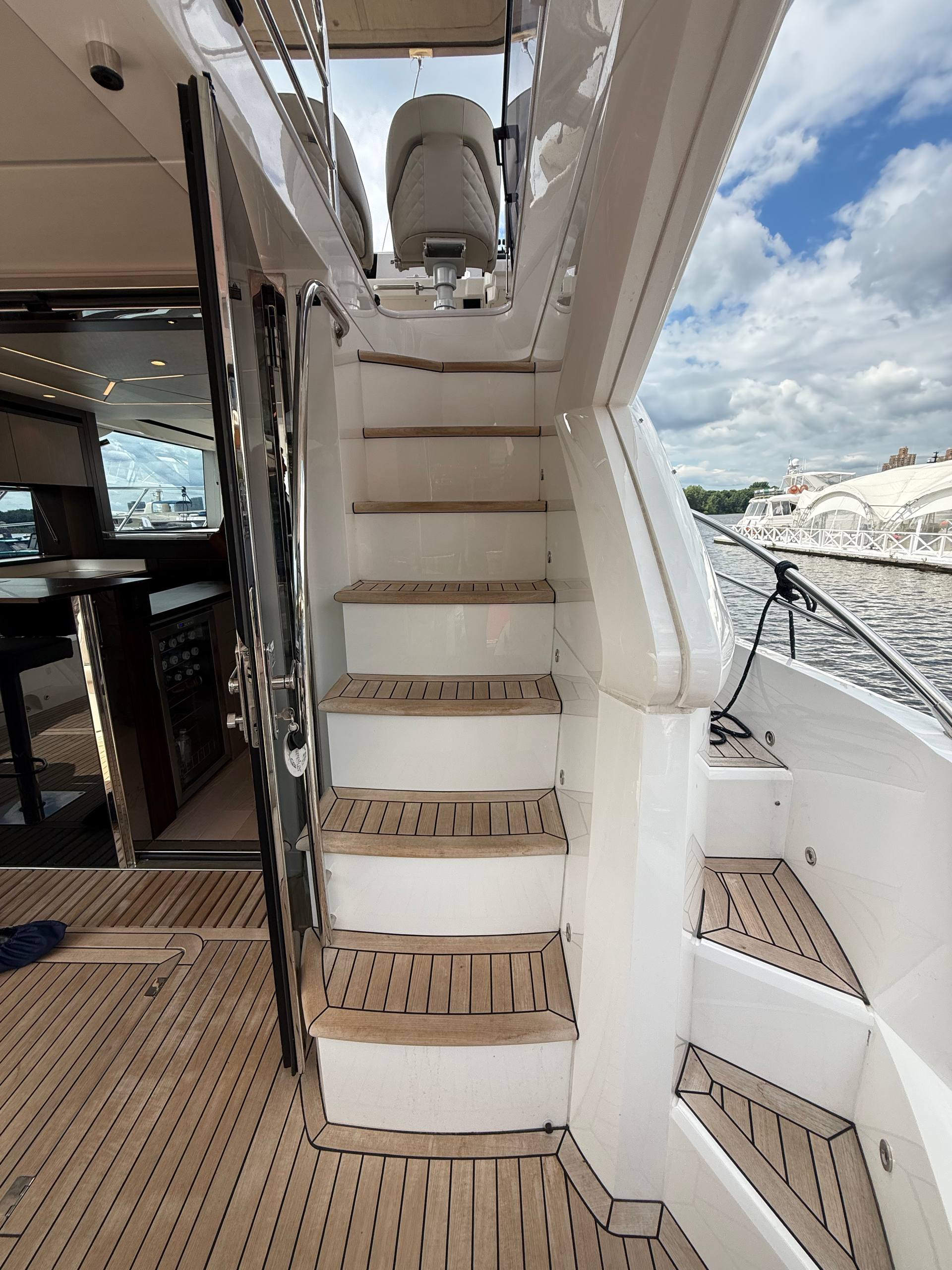 Sunseeker Manhattan 55 | Экстерьер 7