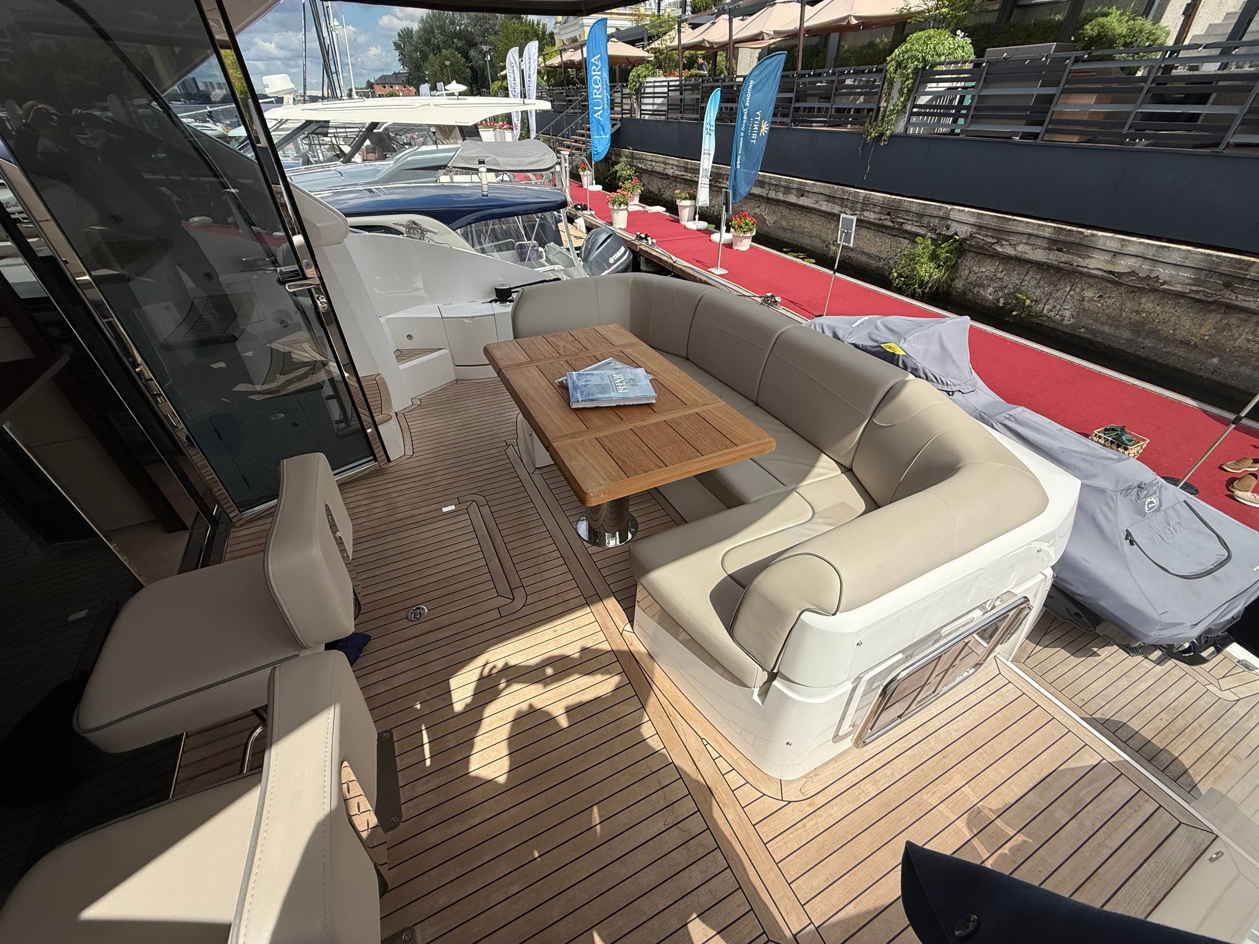 Sunseeker Manhattan 55 | Экстерьер 6