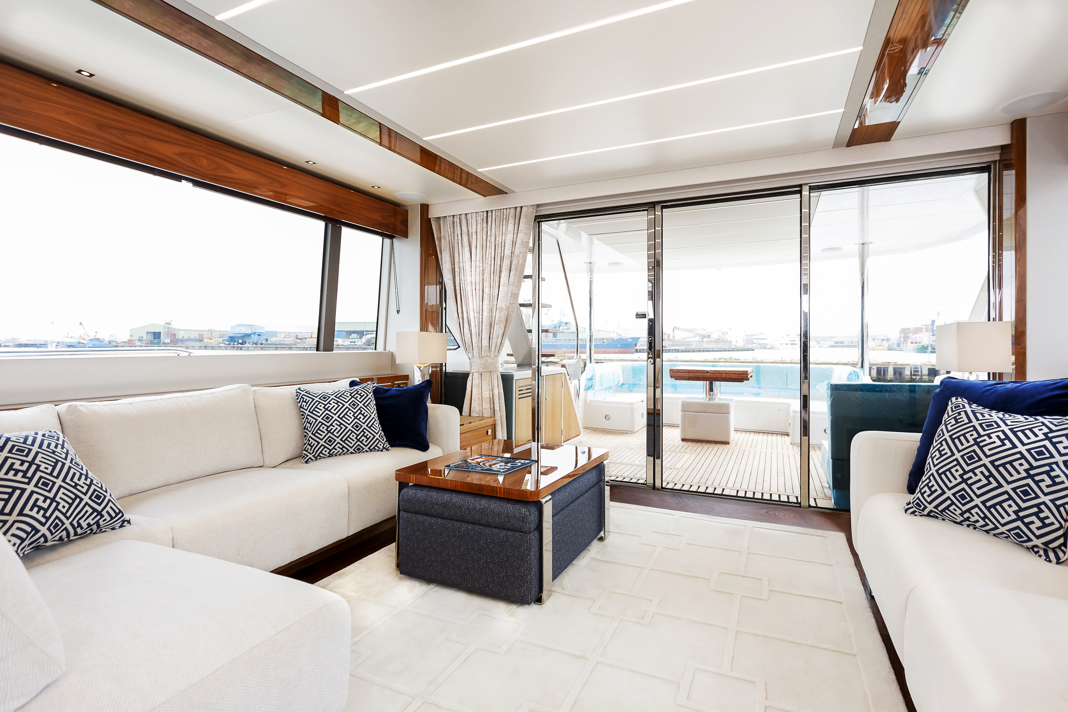 Sunseeker 76 Yacht | Интерьер 1