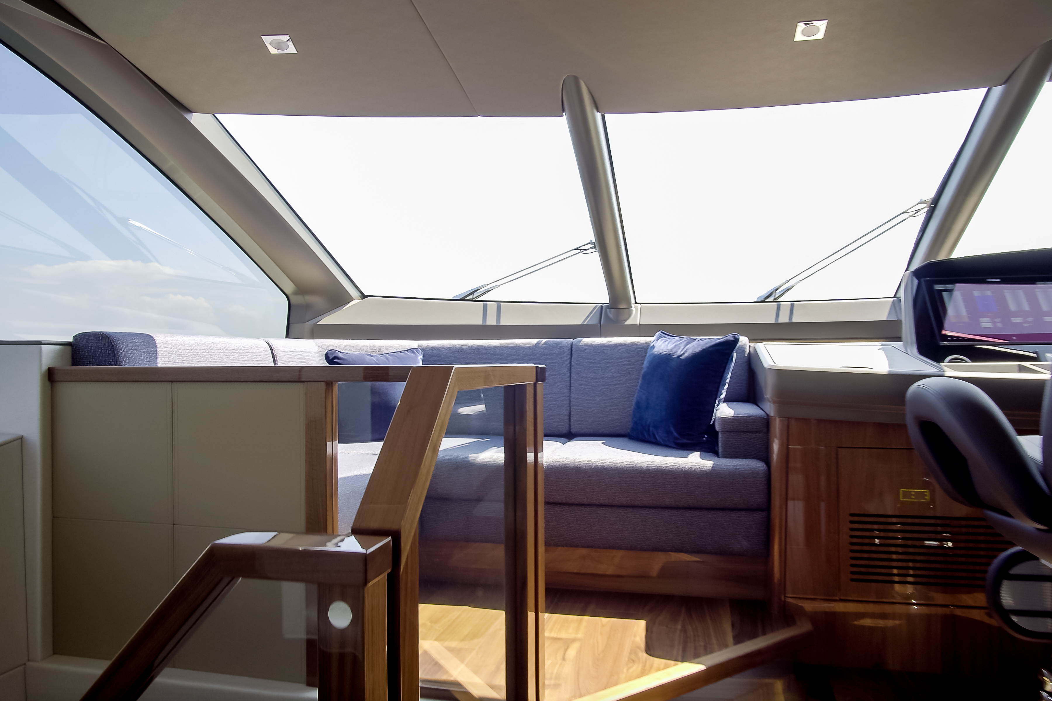 Sunseeker 76 Yacht | Интерьер 6