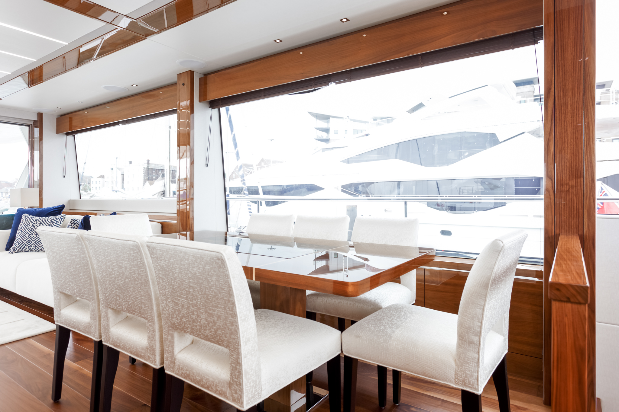 Sunseeker 76 Yacht | Интерьер 4